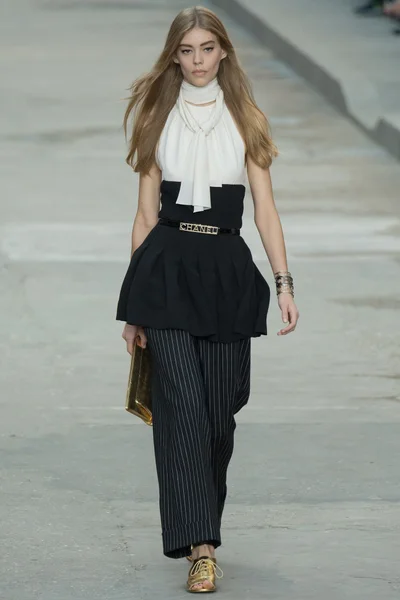 Look 75